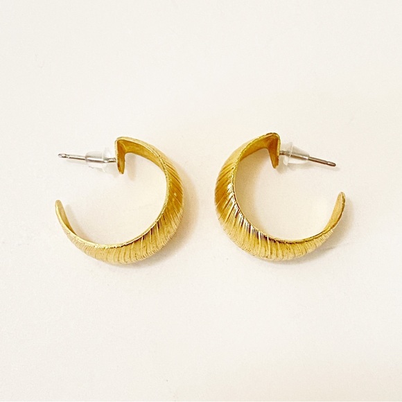 Vintage Earrings Half Loop Stud Gold Tone - Picture 3 of 8
